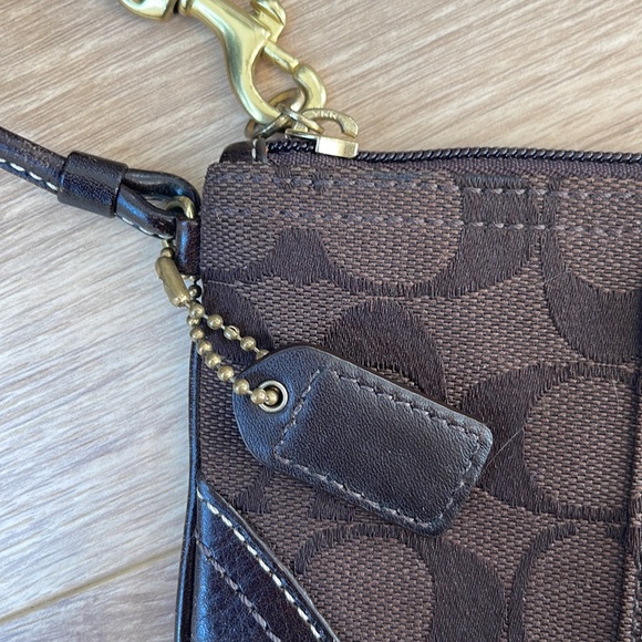 Authentic Coach Brown Monogram Wristlet - Picture 6 of 7